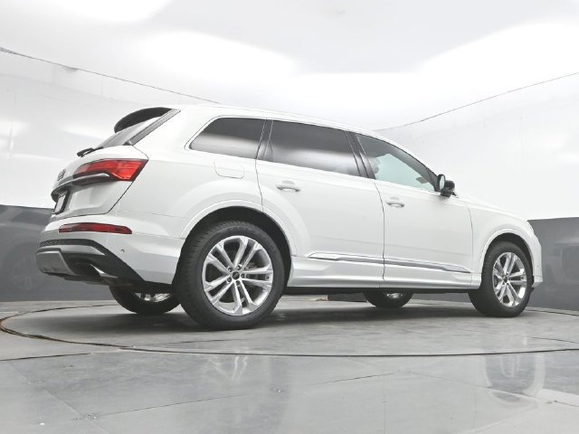 Used 2025 Audi Q7 3.0T Premium Plus AWD/4WD image 39