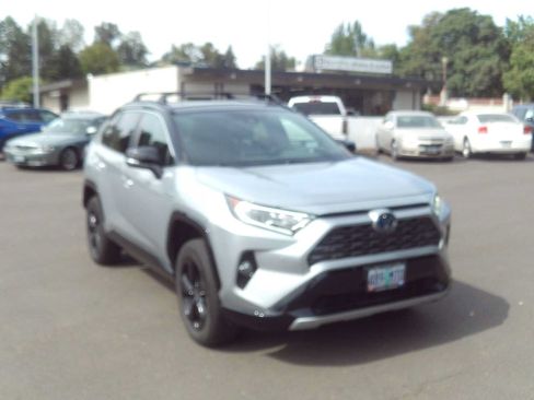 Used 2021 Toyota RAV4 XSE AWD/4WD image 7