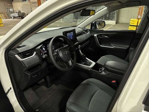 Certified 2022 Toyota RAV4 XLE image 34