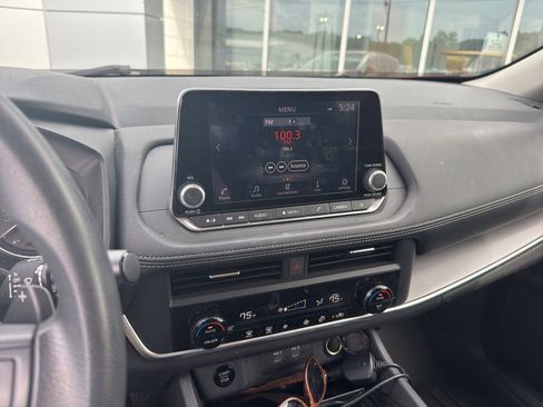 Used 2024 Nissan Rogue SV AWD/4WD image 10