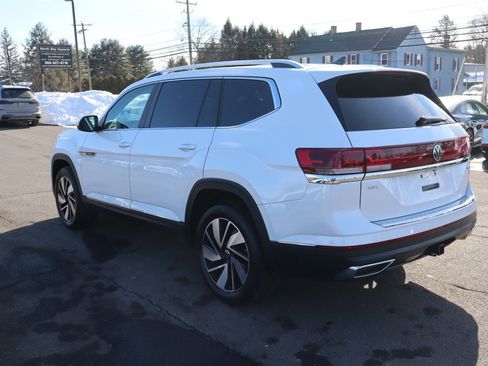 Used 2024 Volkswagen Atlas SEL AWD/4WD image 8