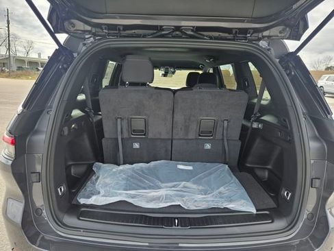 New 2026 Jeep Grand Cherokee L Laredo RWD image 23