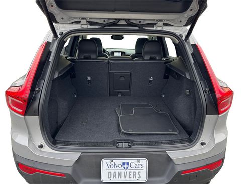 Certified 2025 Volvo XC40 B5 Plus image 5
