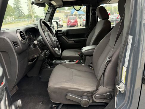 Used 2017 Jeep Wrangler Unlimited Sport AWD/4WD image 11