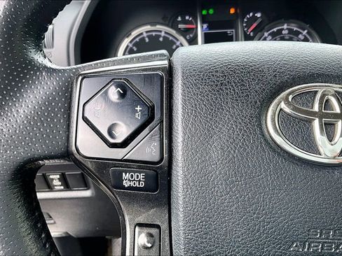 Used 2020 Toyota 4Runner TRD Off-Road Premium AWD/4WD image 26