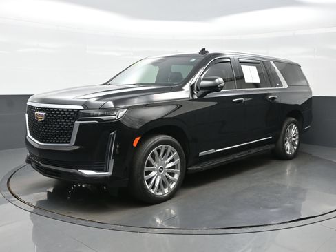 Used 2023 Cadillac Escalade ESV Premium Luxury AWD/4WD image 2