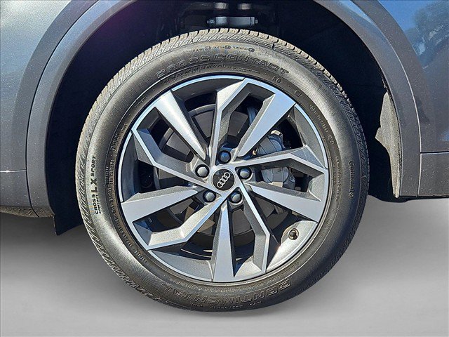 Used 2023 Audi Q5 2.0T Premium w/ Convenience Package AWD/4WD image 29