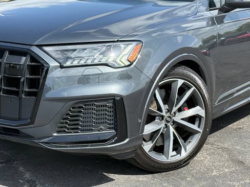 Certified 2024 Audi SQ7 Premium Plus w/ Carbon Package AWD/4WD image 3