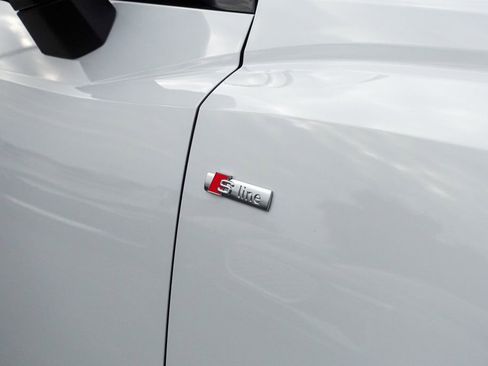 Used 2025 Audi Q3 2.0T Premium Plus w/ Premium Plus Package image 7