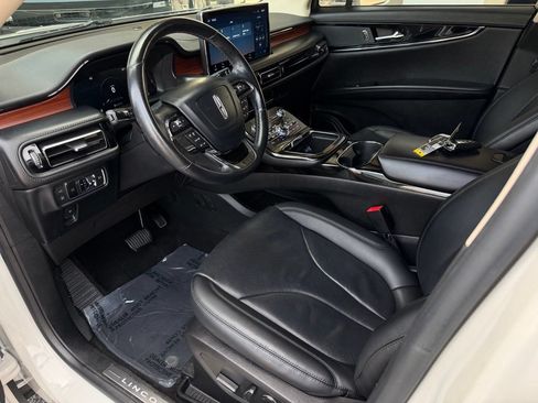 Used 2022 Lincoln Nautilus Reserve FWD image 11