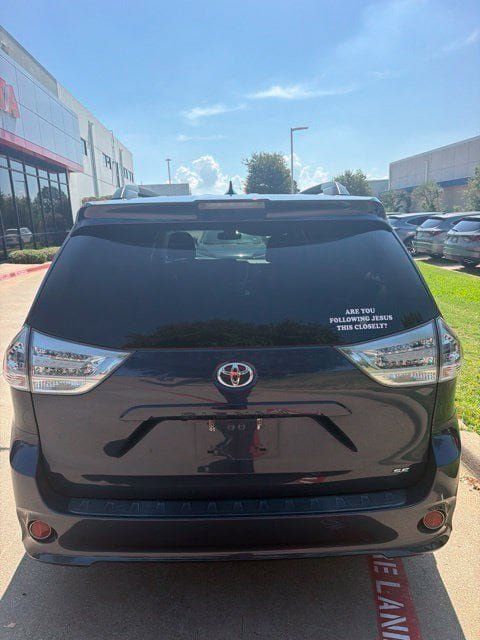 Used 2020 Toyota Sienna SE FWD image 3