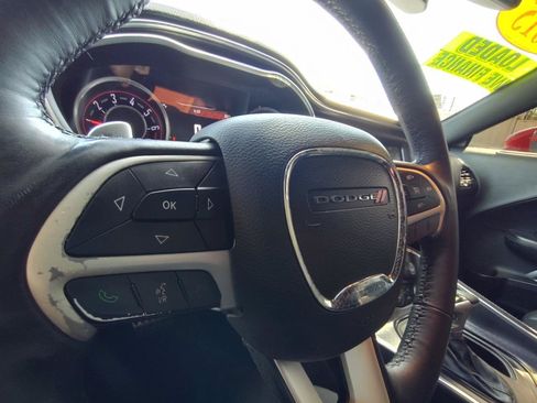 Used 2015 Dodge Challenger SXT Plus w/ Driver Convenience Group RWD image 21
