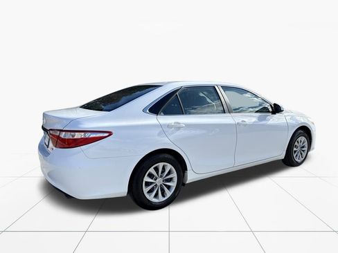 Used 2016 Toyota Camry LE image 9