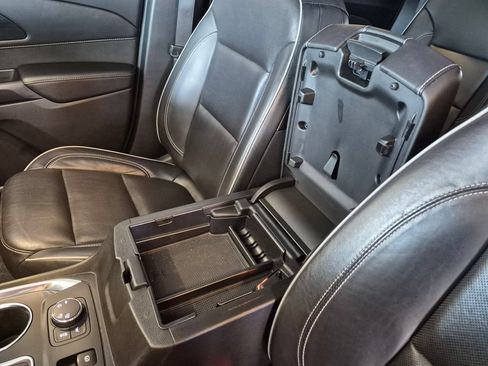 Used 2021 Chevrolet Traverse High Country AWD/4WD image 20