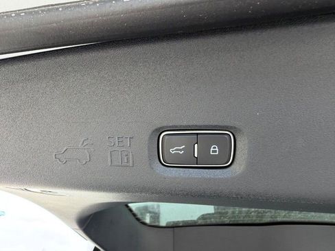 Used 2025 Ford Expedition Platinum AWD/4WD image 5