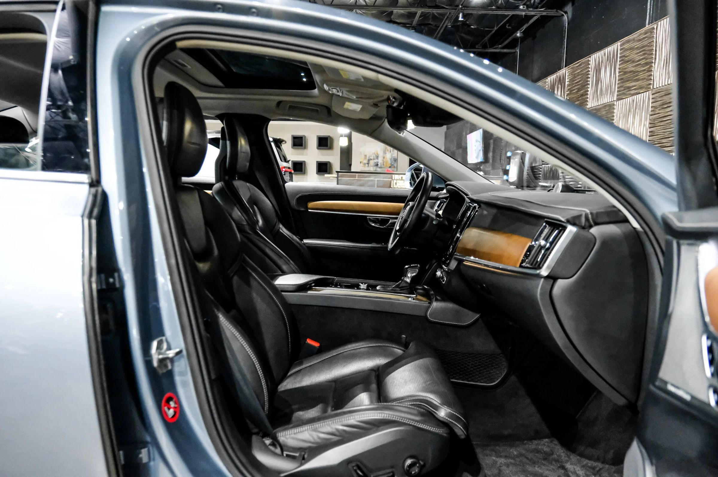 Used 2017 Volvo S90 T6 Inscription w/ Vision Package AWD/4WD image 28