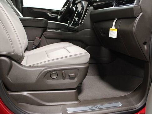 New 2026 GMC Yukon XL Elevation image 29