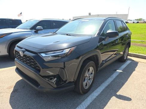 Used 2023 Toyota RAV4 LE AWD/4WD image 1