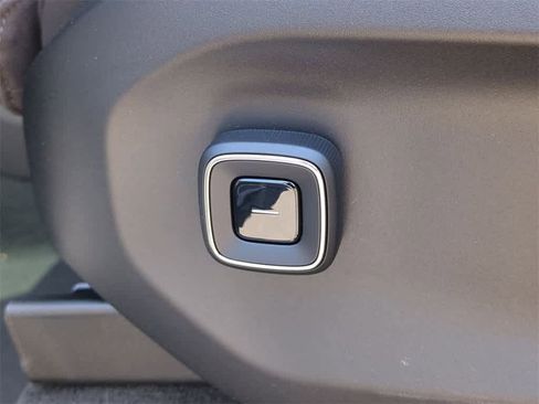 New 2025 Volvo EX90 Ultra w/ Protection Package Premier image 15