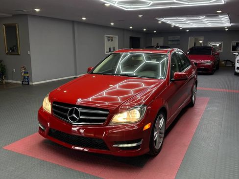 Used 2014 Mercedes-Benz C 250 Sedan image 2
