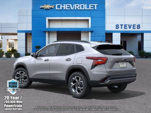 New 2026 Chevrolet Trax LT w/ Driver Confidence Package FWD image 3