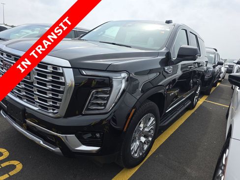 Used 2025 GMC Yukon Denali AWD/4WD image 1