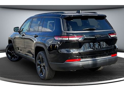 New 2026 Jeep Grand Cherokee L Limited w/ Limited Altitude Package AWD/4WD image 4