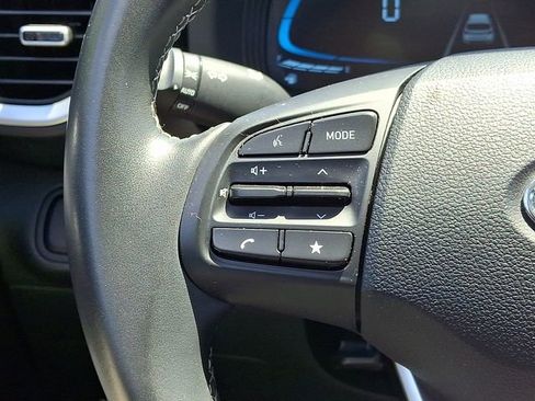 Used 2025 Hyundai Venue SEL FWD image 24