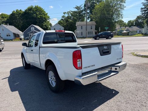 Used 2017 Nissan Frontier SV AWD/4WD image 3