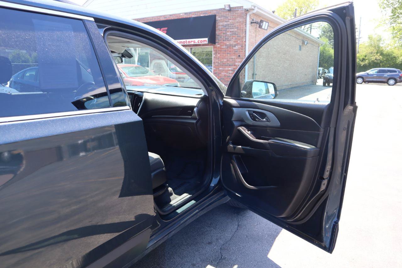 Used 2019 Chevrolet Traverse LT FWD image 10