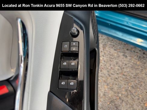 Used 2018 Toyota Prius Prime Advanced w/ Carpet Mat Package FWD image 13