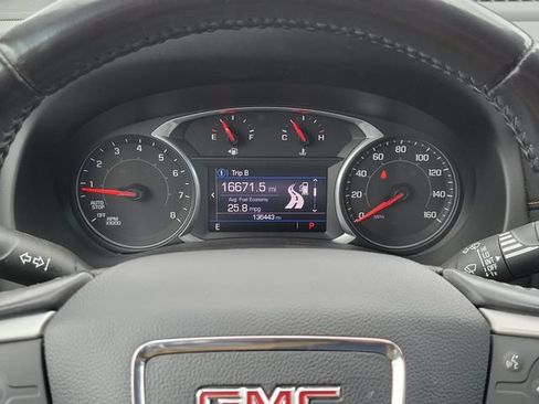 Used 2019 GMC Terrain SLE w/ Driver Convenience Package FWD image 13