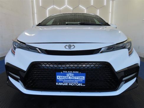 Used 2020 Toyota Corolla SE FWD image 2