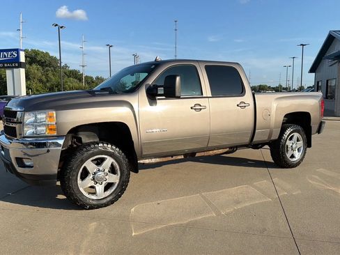 Used 2013 Chevrolet Silverado 2500 LTZ w/ LTZ Plus Package AWD/4WD image 6