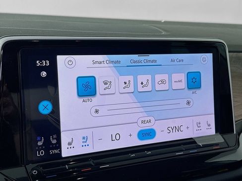 Used 2026 Volkswagen Atlas SE w/ Panoramic Sunroof Package FWD image 13
