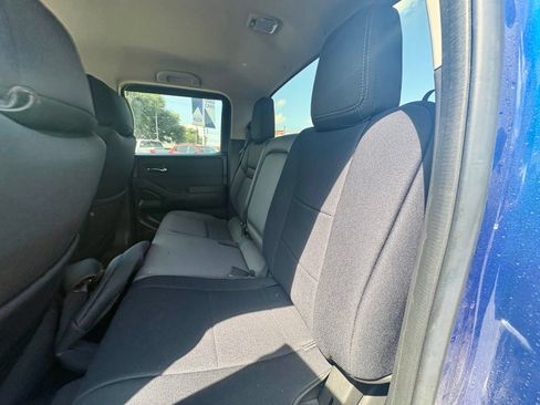 Used 2025 Nissan Frontier SV RWD image 9