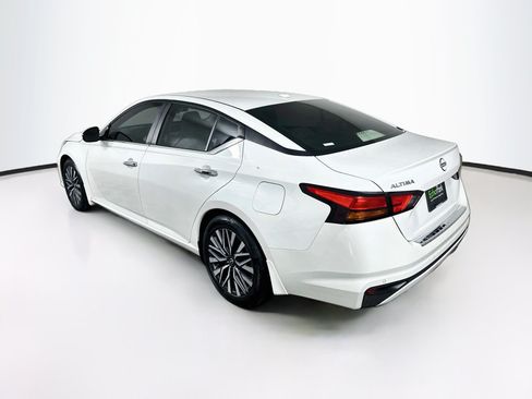 Used 2023 Nissan Altima 2.5 SV FWD image 5
