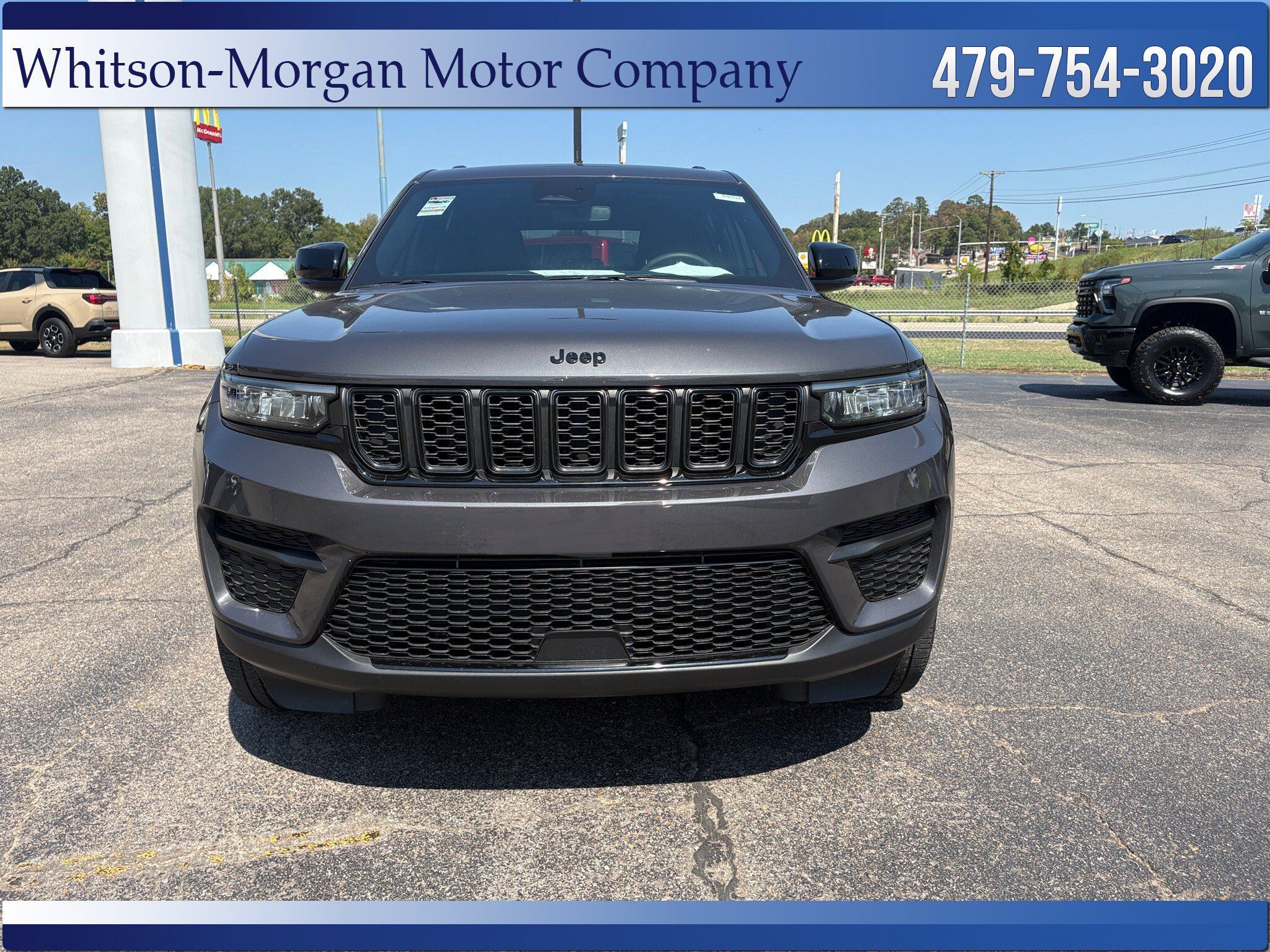 Used 2023 Jeep Grand Cherokee Altitude AWD/4WD image 2