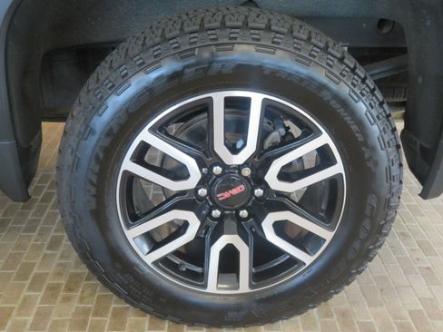 Used 2021 GMC Sierra 1500 AT4 w/ AT4 Premium Package AWD/4WD image 8