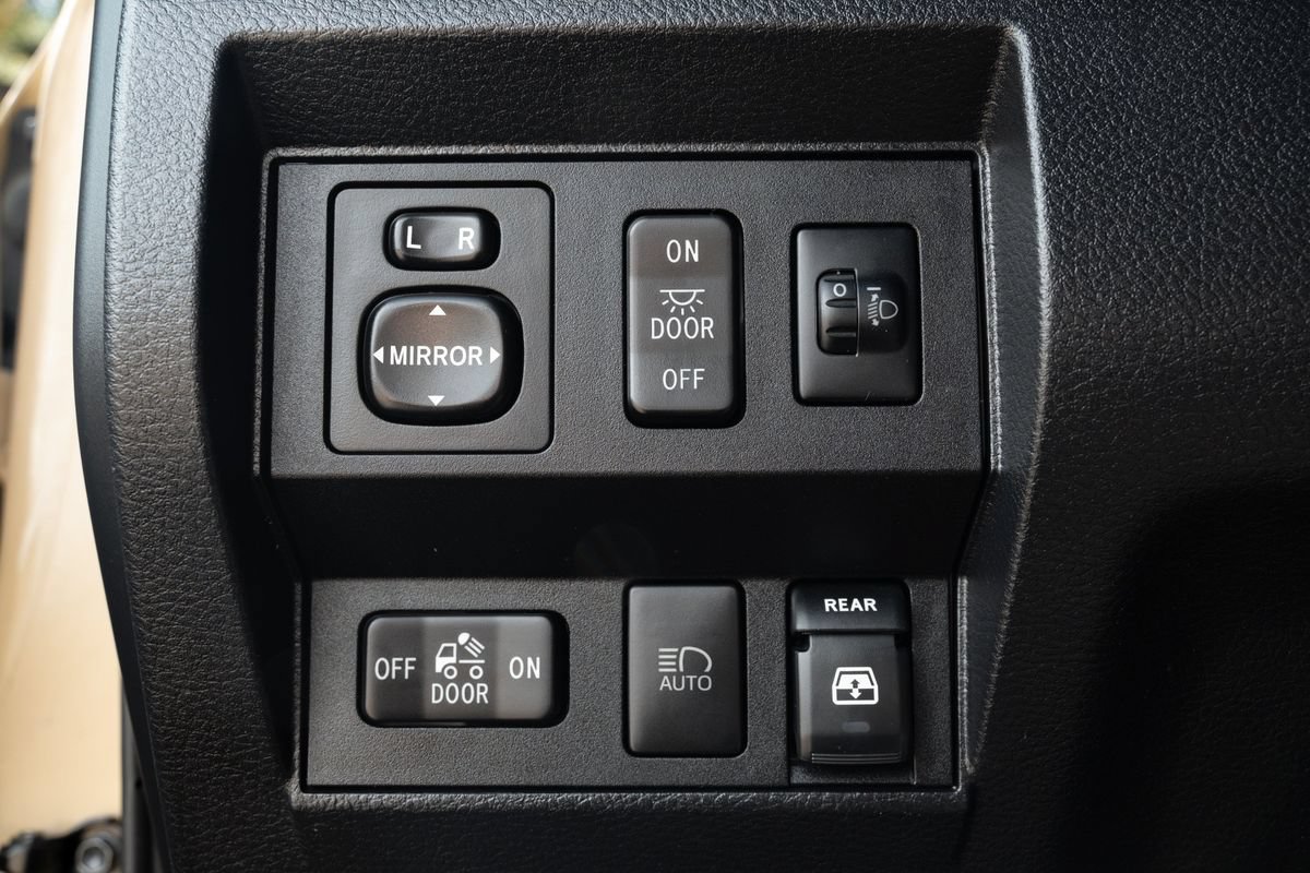 Used 2019 Toyota Tundra SR5 AWD/4WD image 18