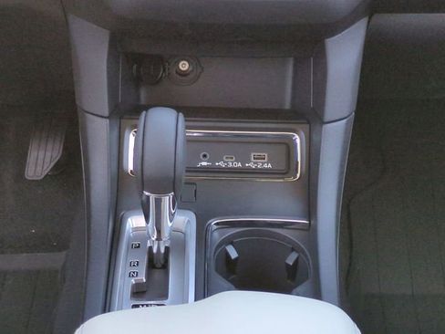 Used 2025 Subaru Ascent Premium AWD/4WD image 19