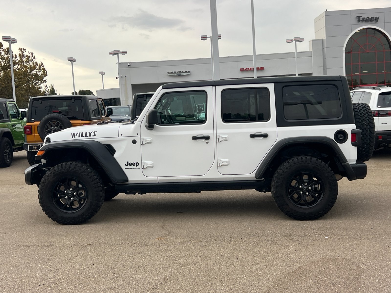 Used 2025 Jeep Wrangler Unlimited Sport AWD/4WD image 7
