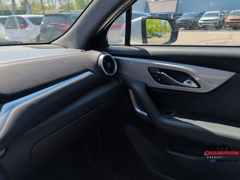 Used 2021 Chevrolet Blazer LT AWD/4WD image 19
