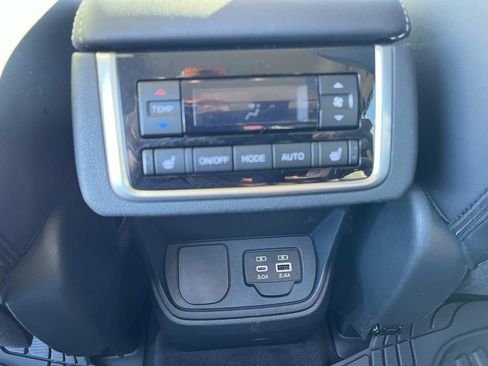 Used 2024 Subaru Ascent Limited w/ Popular Package #2 image 16