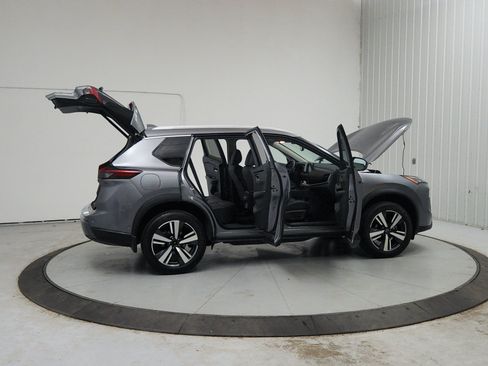 Used 2025 Nissan Rogue SL w/ SL Premium Package AWD/4WD image 17