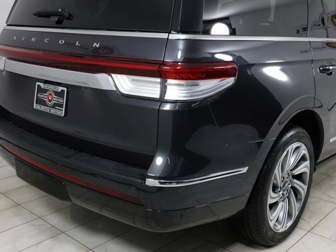 Used 2023 Lincoln Navigator Reserve image 46
