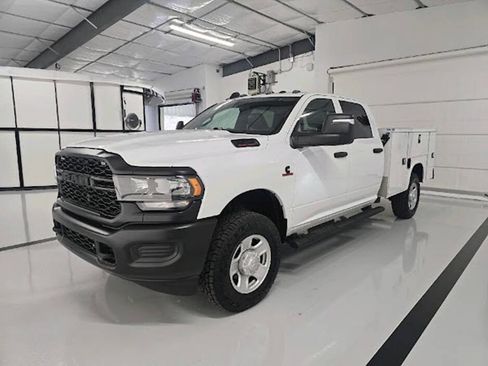 Used 2024 RAM 2500 Tradesman w/ Snow Chief Group AWD/4WD image 3
