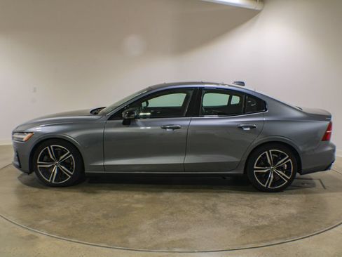 Used 2019 Volvo S60 T6 R-Design AWD/4WD image 2