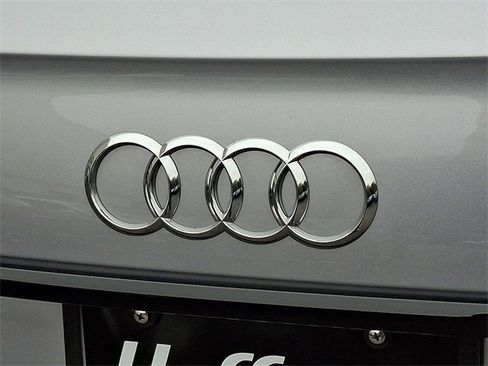 Certified 2025 Audi Q5 2.0T Premium w/ Convenience Plus Package image 29