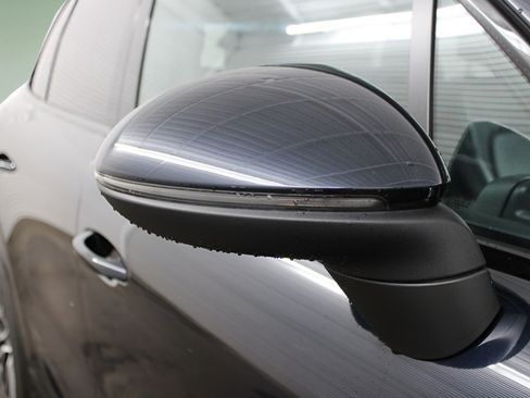 Used 2023 Porsche Cayenne AWD/4WD image 14